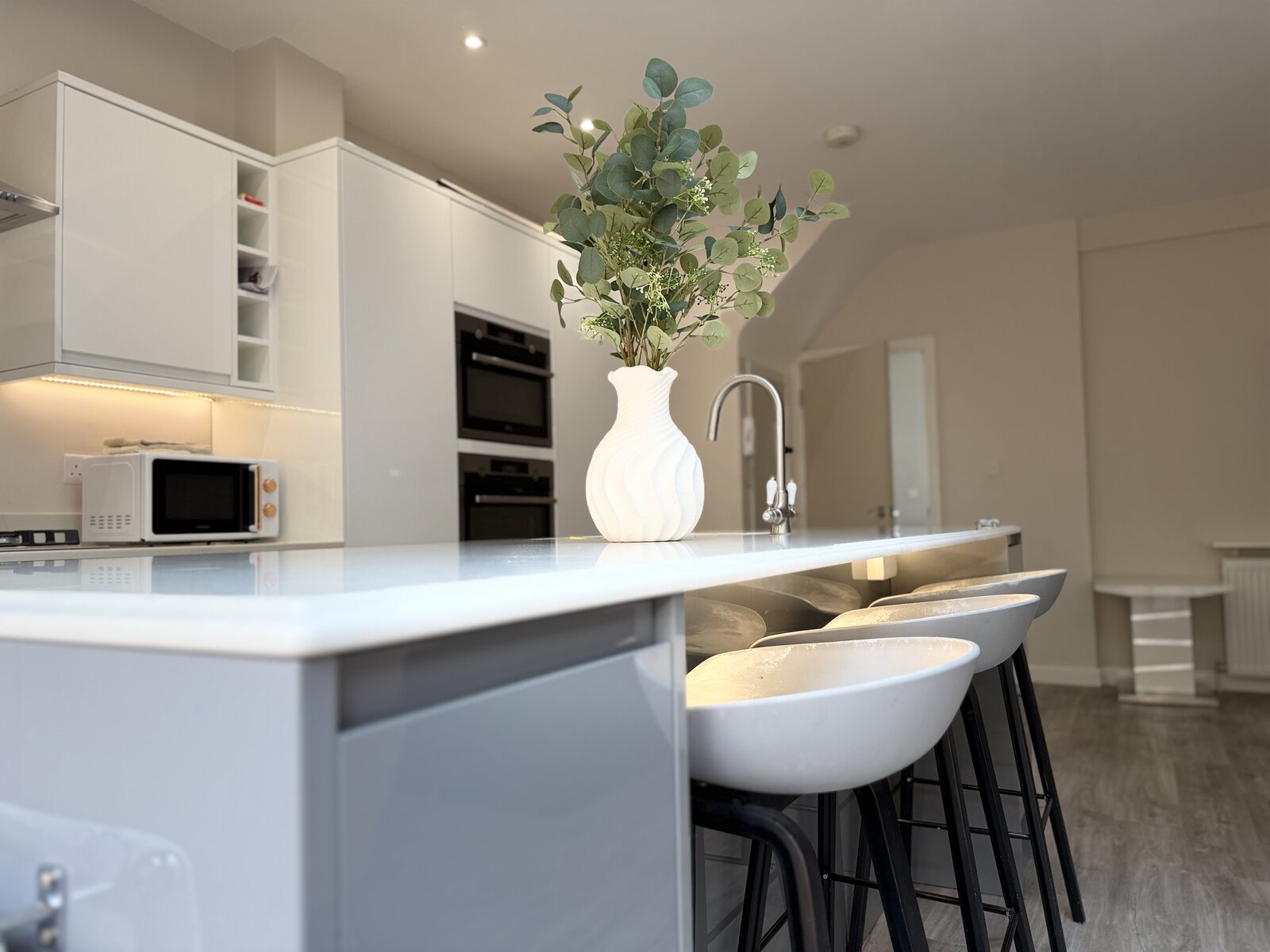 Borkwood Way modern kitchen and dining space